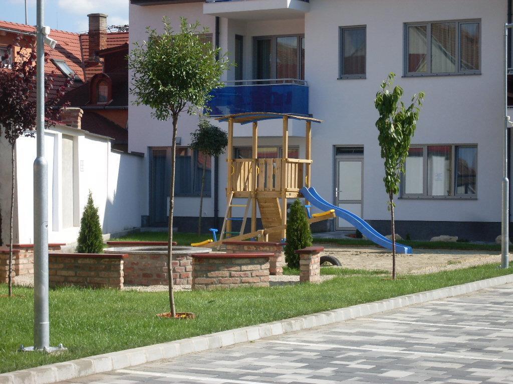 דירות Sárvár Cecilia Apartman חדר תמונה